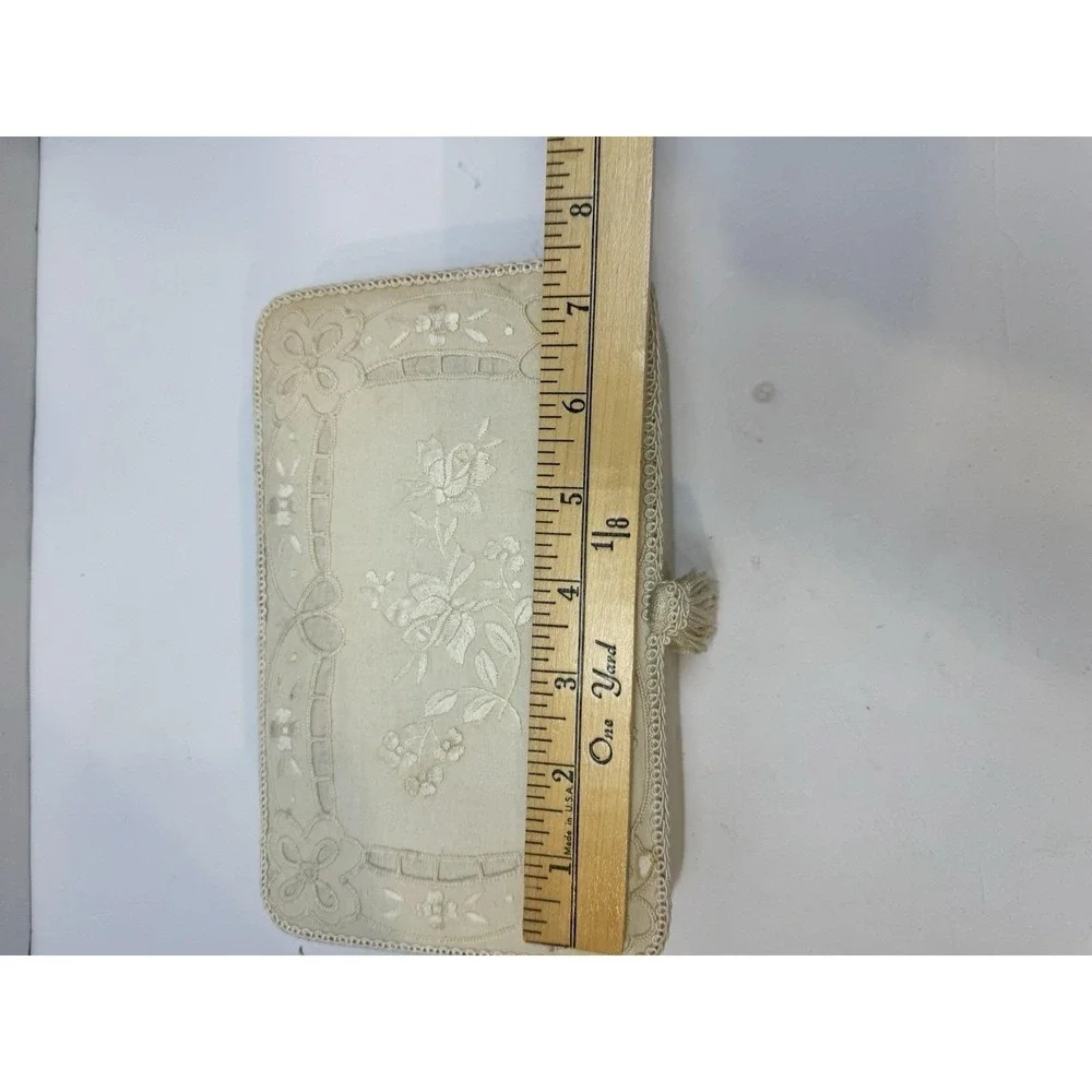 VTG Cottagecore Lace Embroidered Cream Jewelry Box with Mirror‎ Trinket